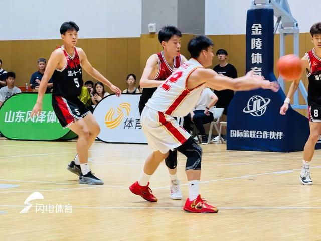 激励全队, 在决赛两回