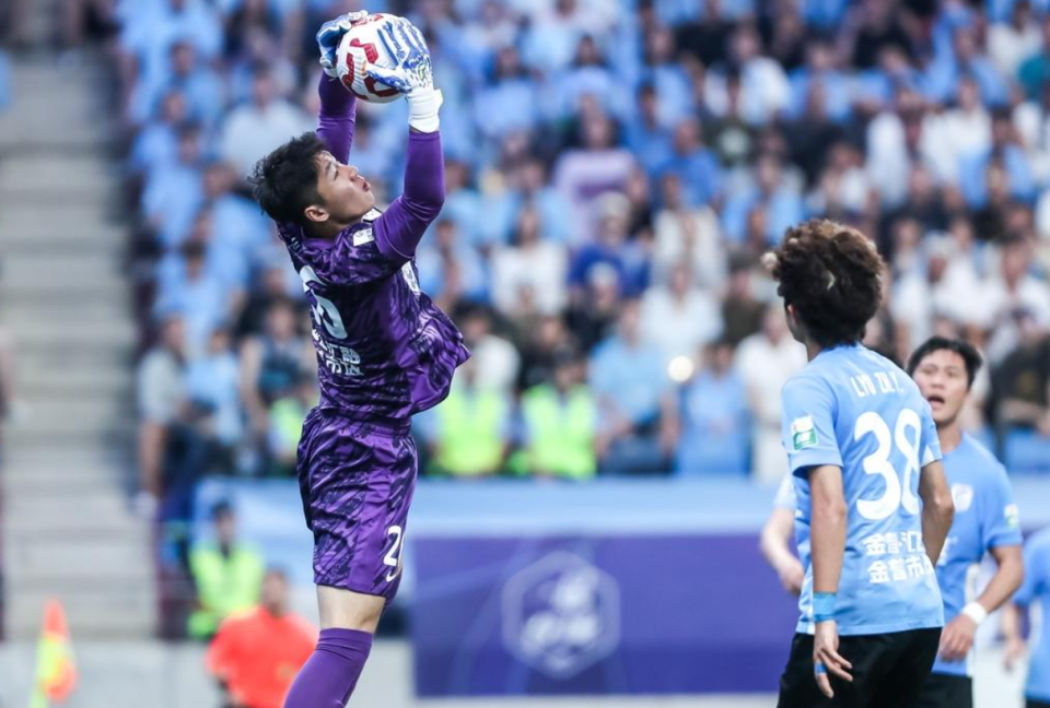 上场, 精妙直塞球, 双方踢得比