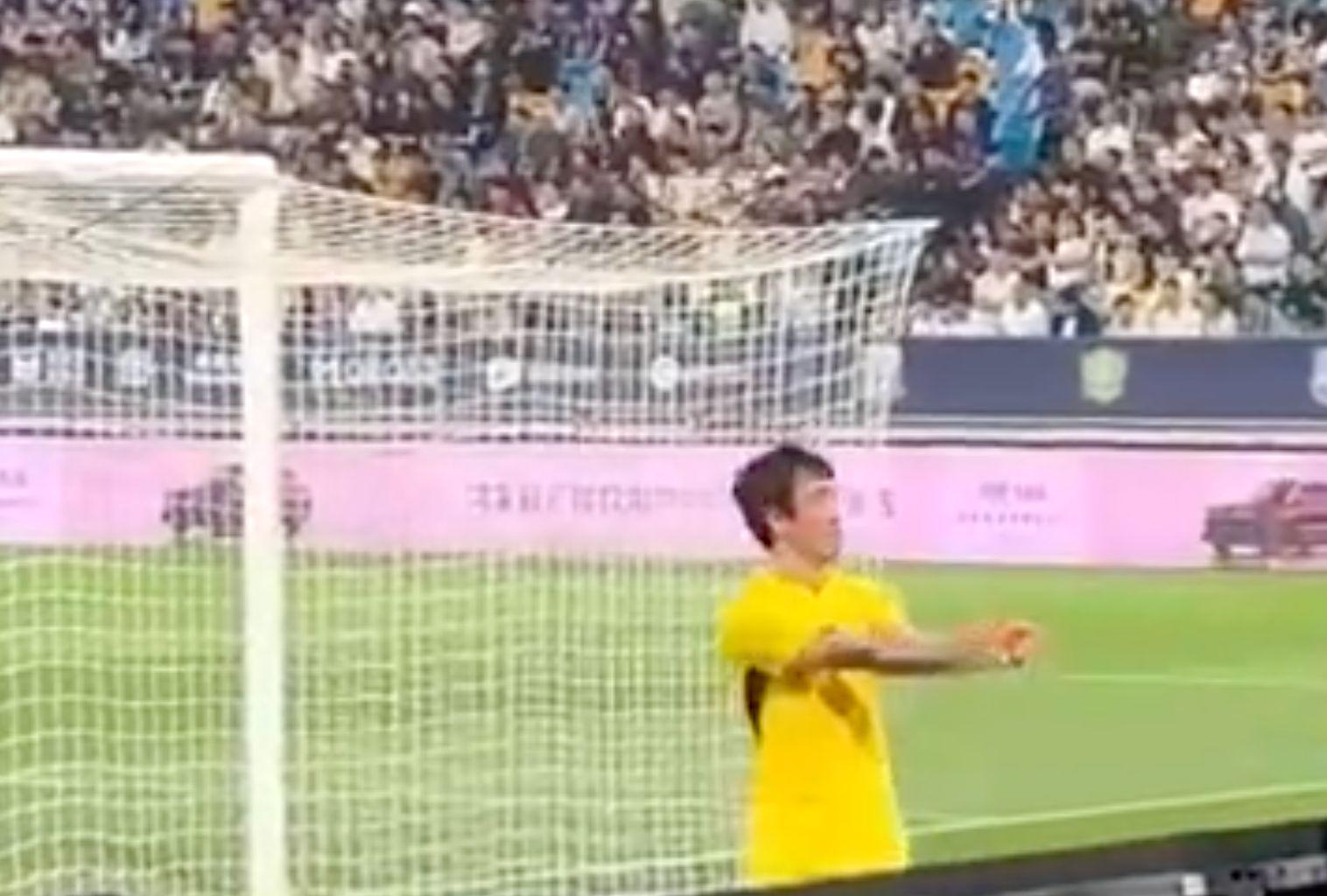 手势, 里抽射得分, 赛后